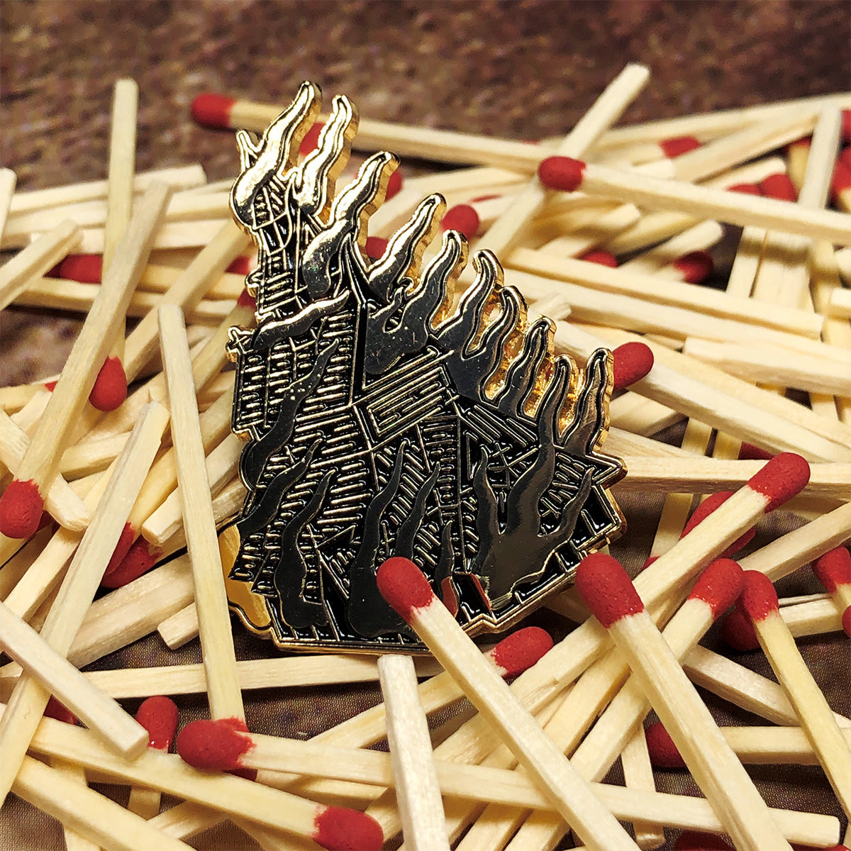 Fantoft Stave Pin - Black & Gold